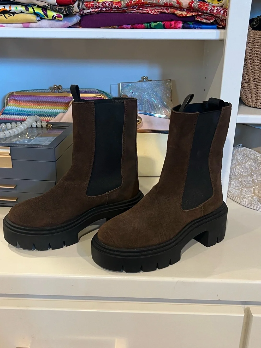 Steve Madden Wisteria Brown Suede Chelsea Lug Boots 100% leather